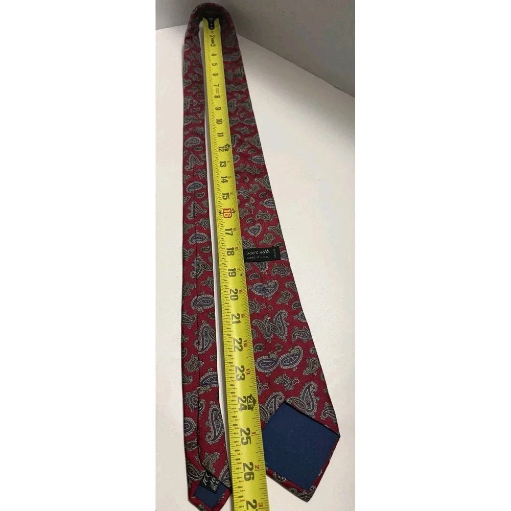 Mens Red Paisley Silk Tie Made in USA Italian Fabric RN 43170 Necktie
